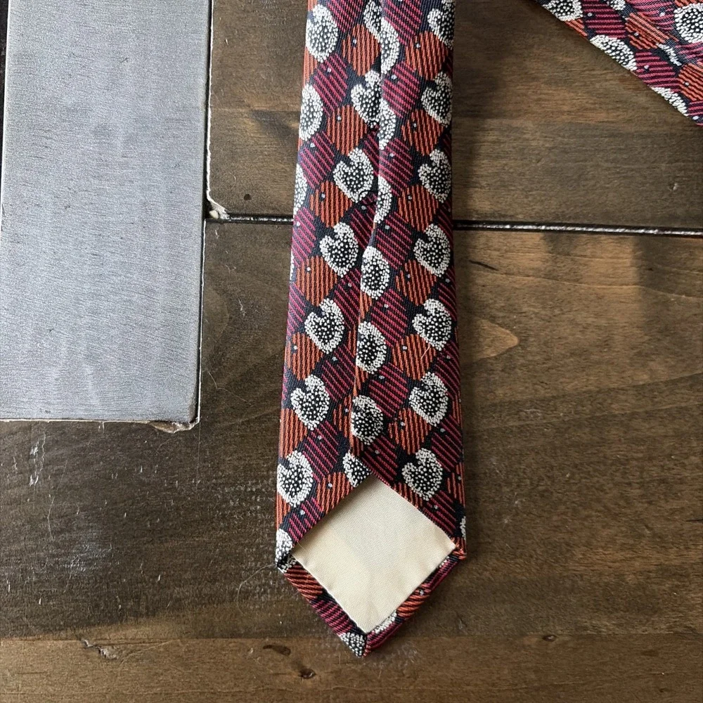 Christian Dior Vintage Necktie Mens OS Rust Burgundy Paisley Silk Designer Tie‎
